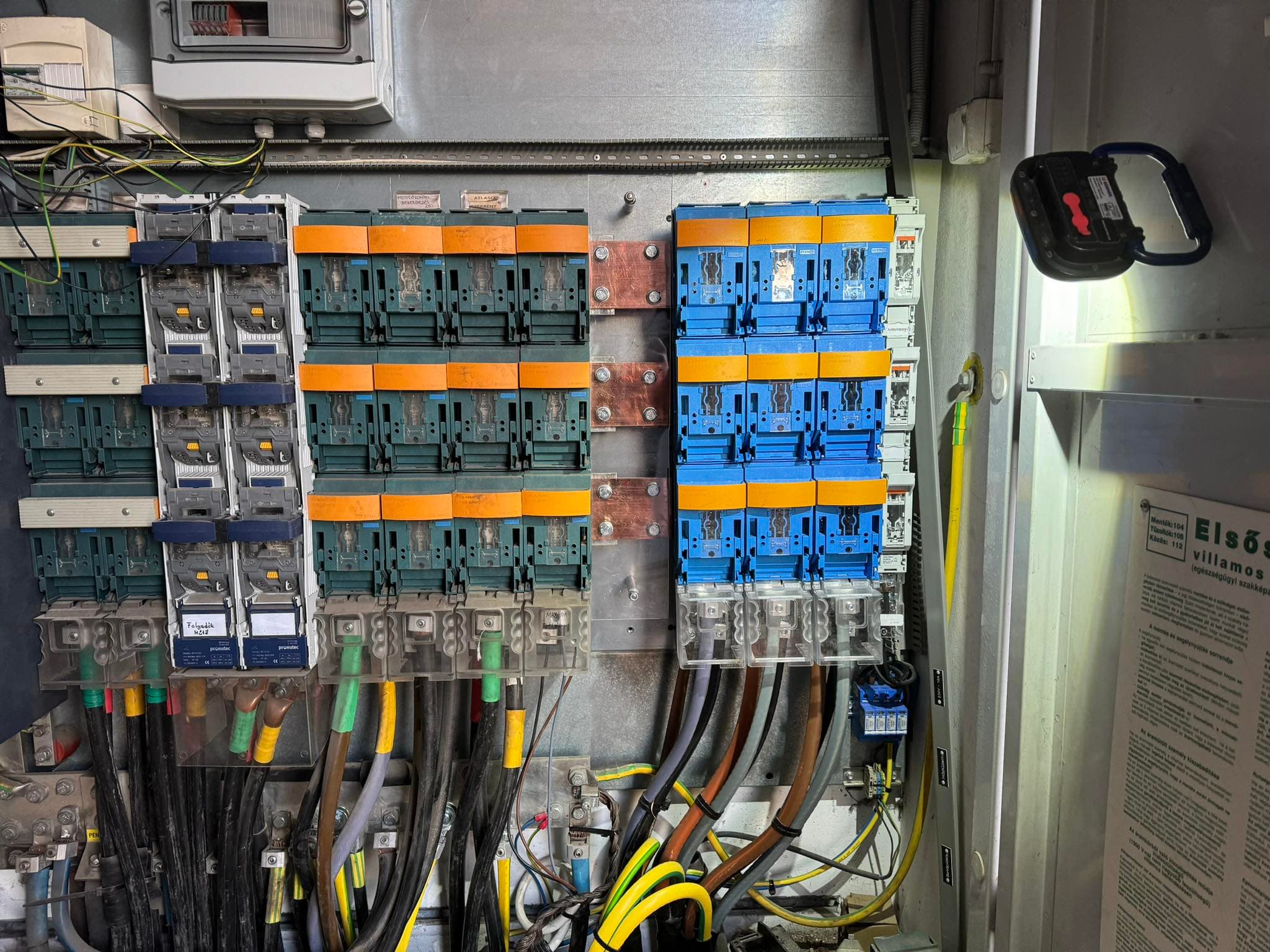 Ipari villanyszerelés Ipari villanyszerelés
