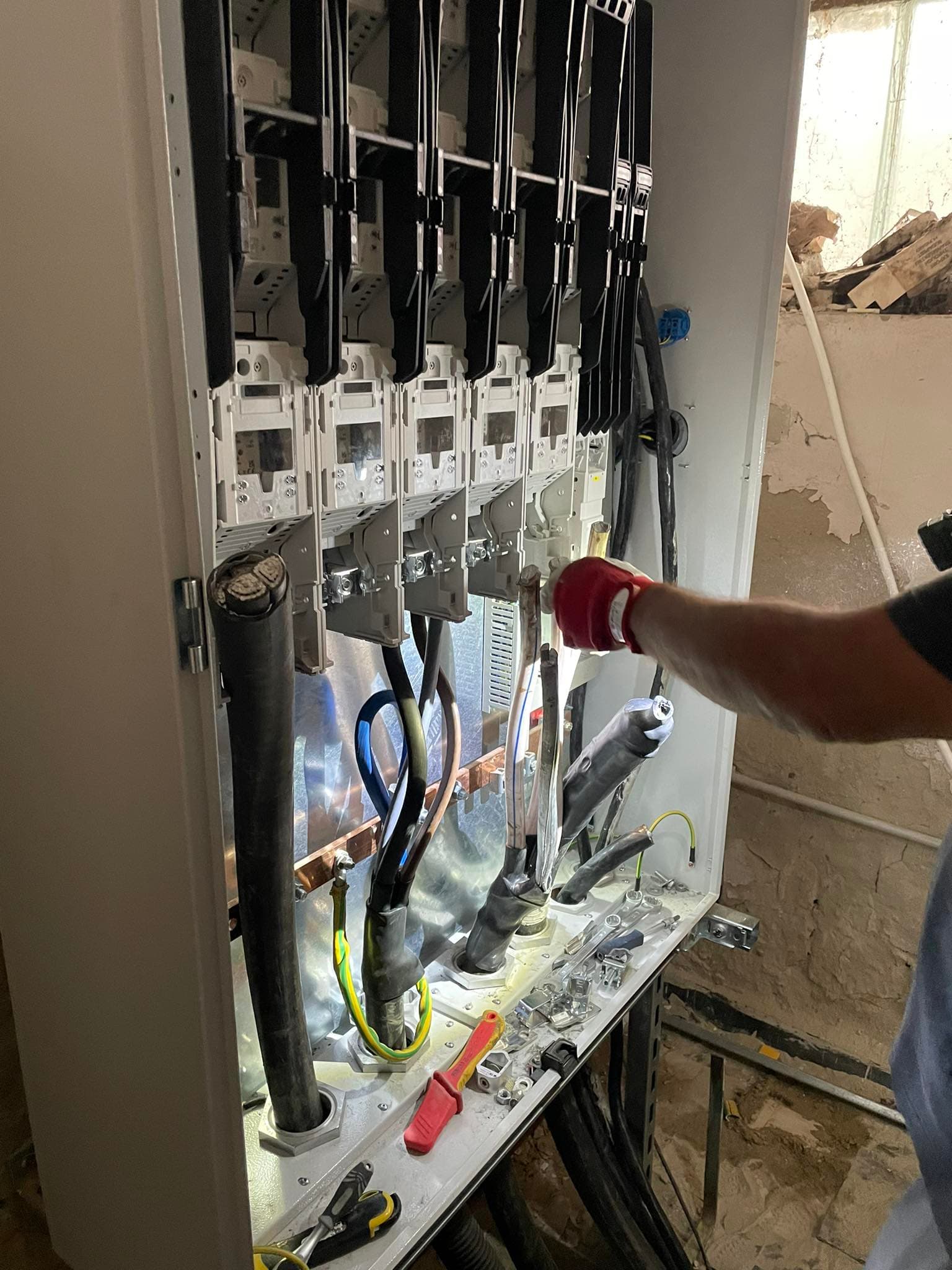 Elosztószekrény ipari létesítményben Elosztószekrény ipari létesítményben